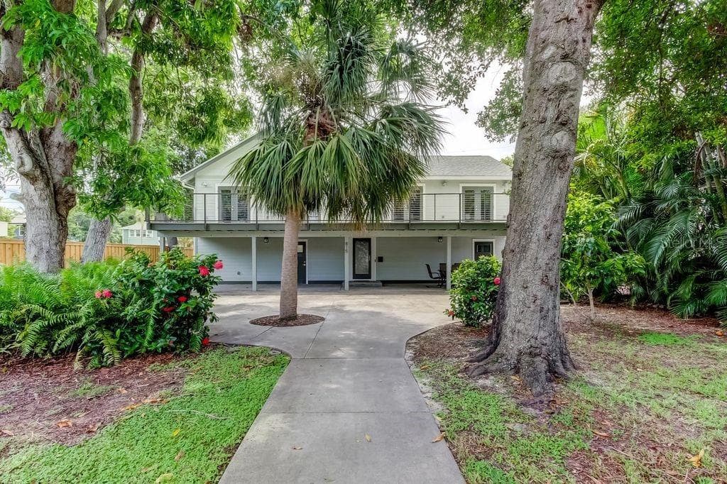 815 8TH STREET N