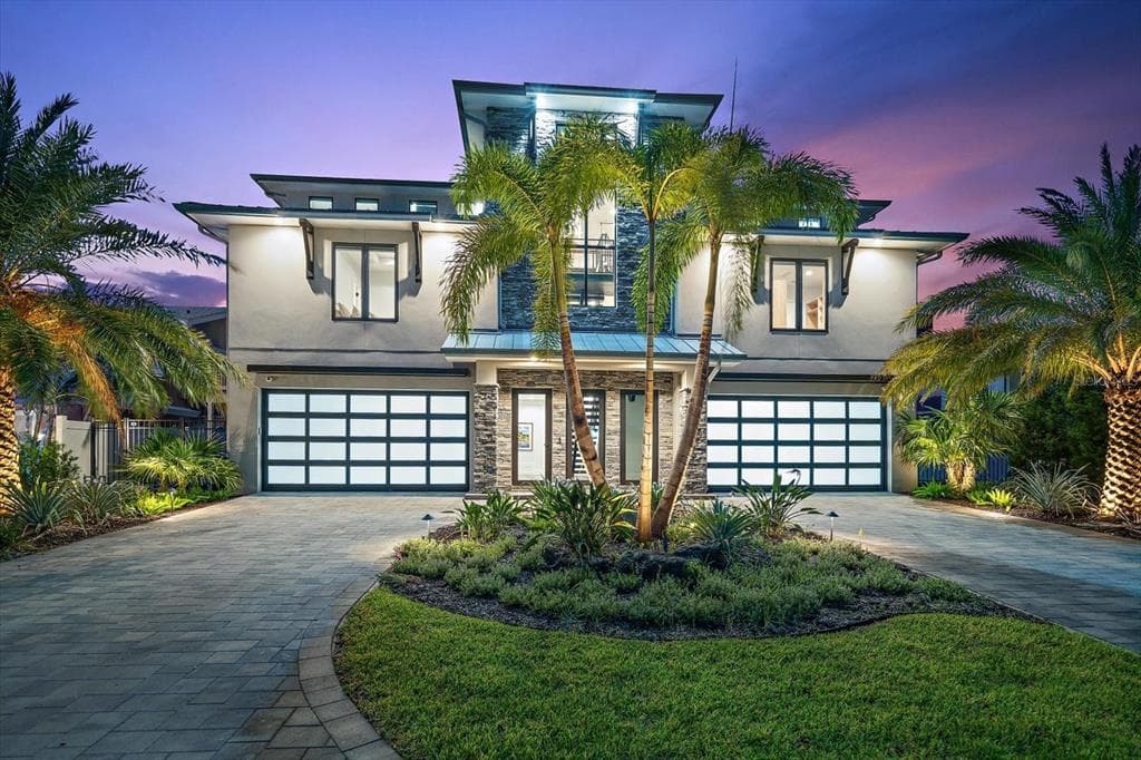 2136 HARBOR VIEW DRIVE DUNEDIN, FL 34698