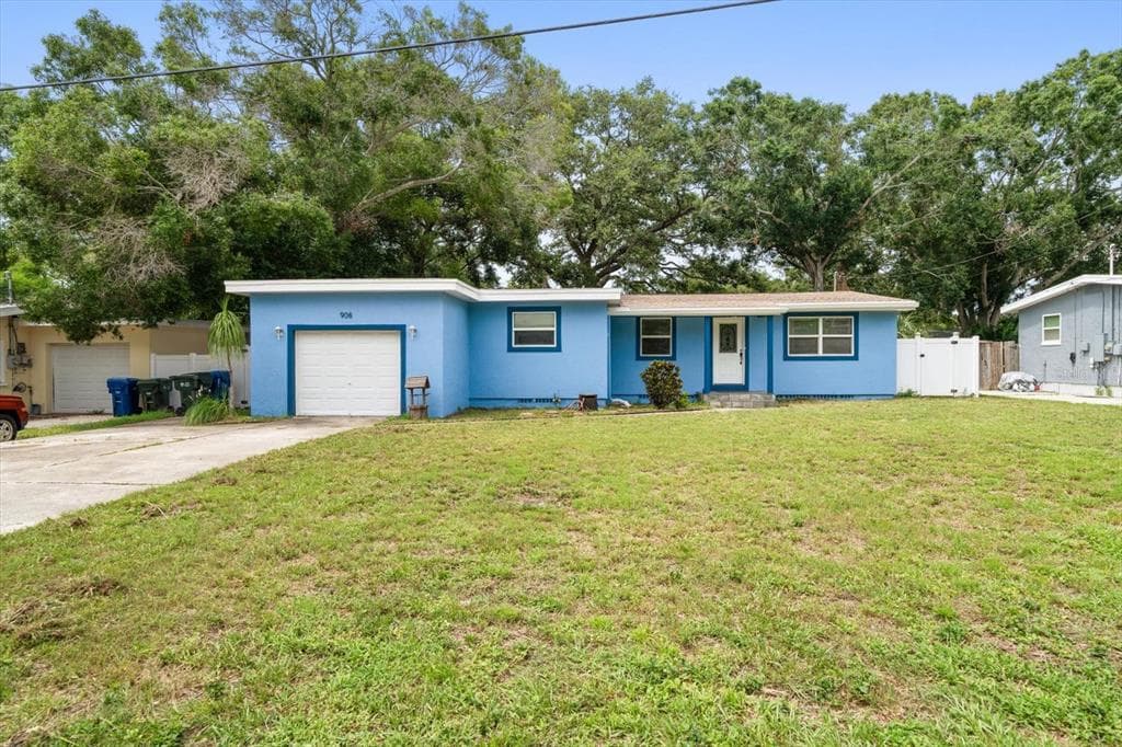 908 S PALM DRIVE LARGO, FL 33770
