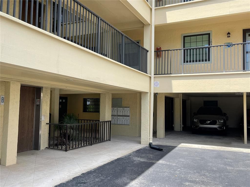 460 S PAULA DRIVE UNIT 103 DUNEDIN, FL 34698