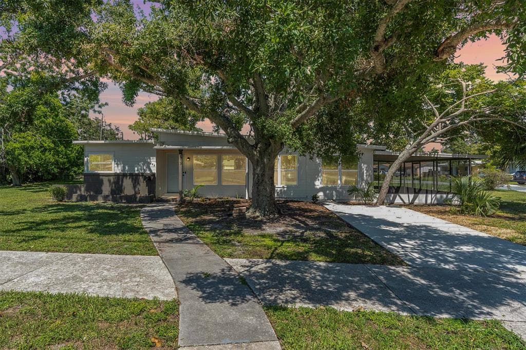 6280 DR MARTIN LUTHER KING JR STREET S ST PETERSBURG, FL 33705