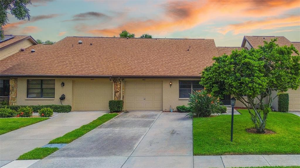 9915 LAKE SEMINOLE DRIVE W LARGO, FL 33773