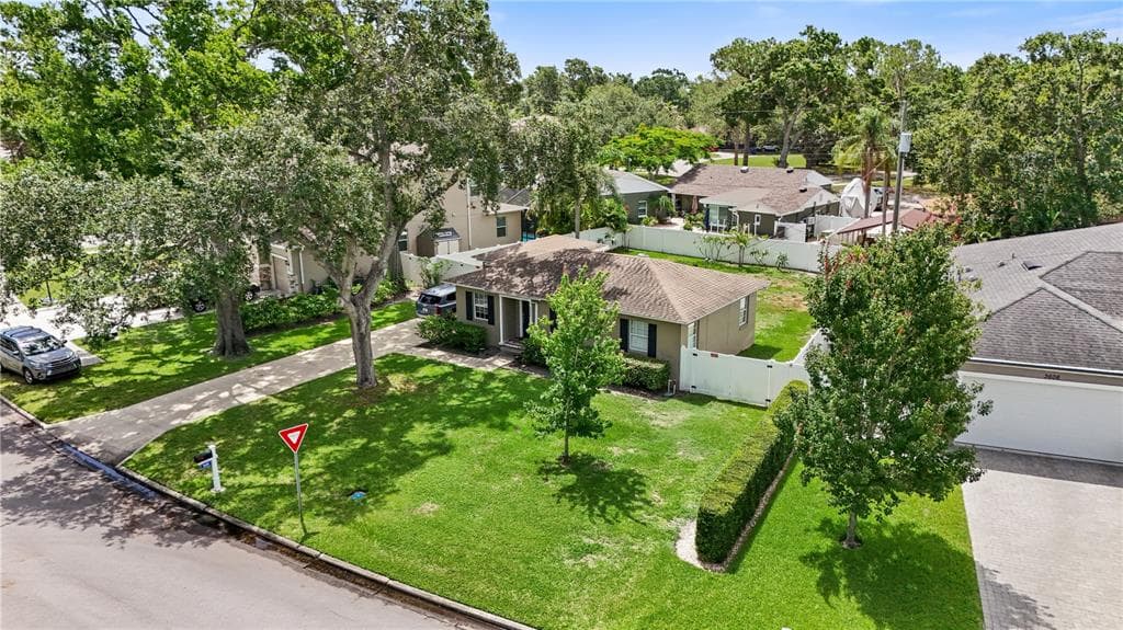3604 W TAMPA CIRCLE TAMPA, FL 33629