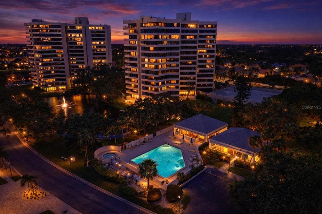 5950 PELICAN BAY PLAZA S UNIT 605 ST PETERSBURG, FL 33707