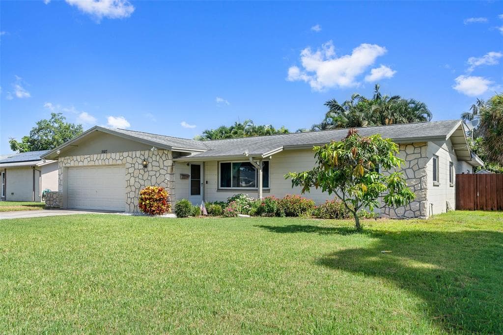 2587 60TH AVENUE S ST PETERSBURG, FL 33712