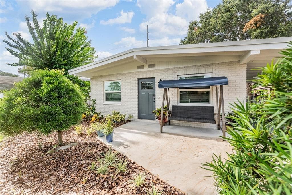 10113 VENTURA AVENUE TAMPA, FL 33619