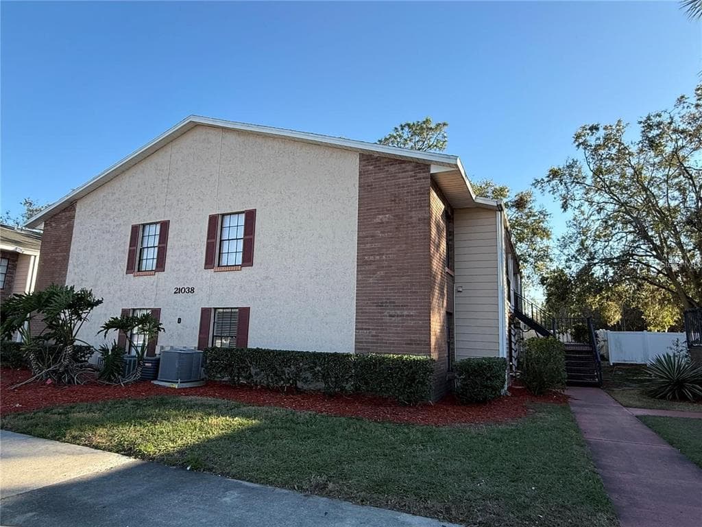 21038 VOYAGER BOULEVARD UNIT 4 LAND O LAKES, FL 34638