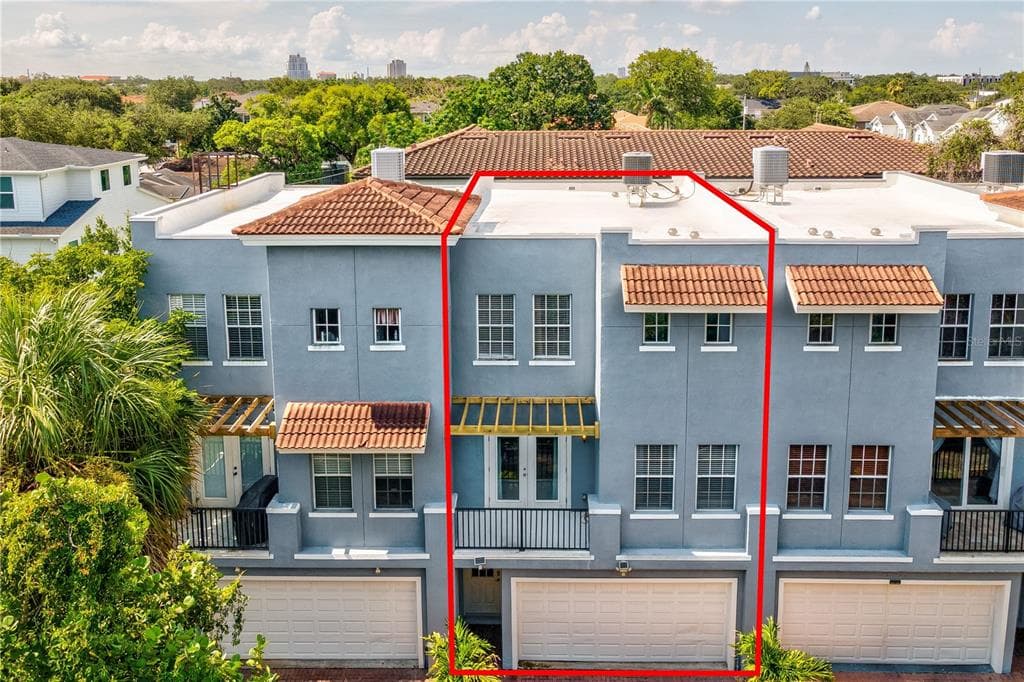 206 S ARRAWANA AVENUE UNIT 3