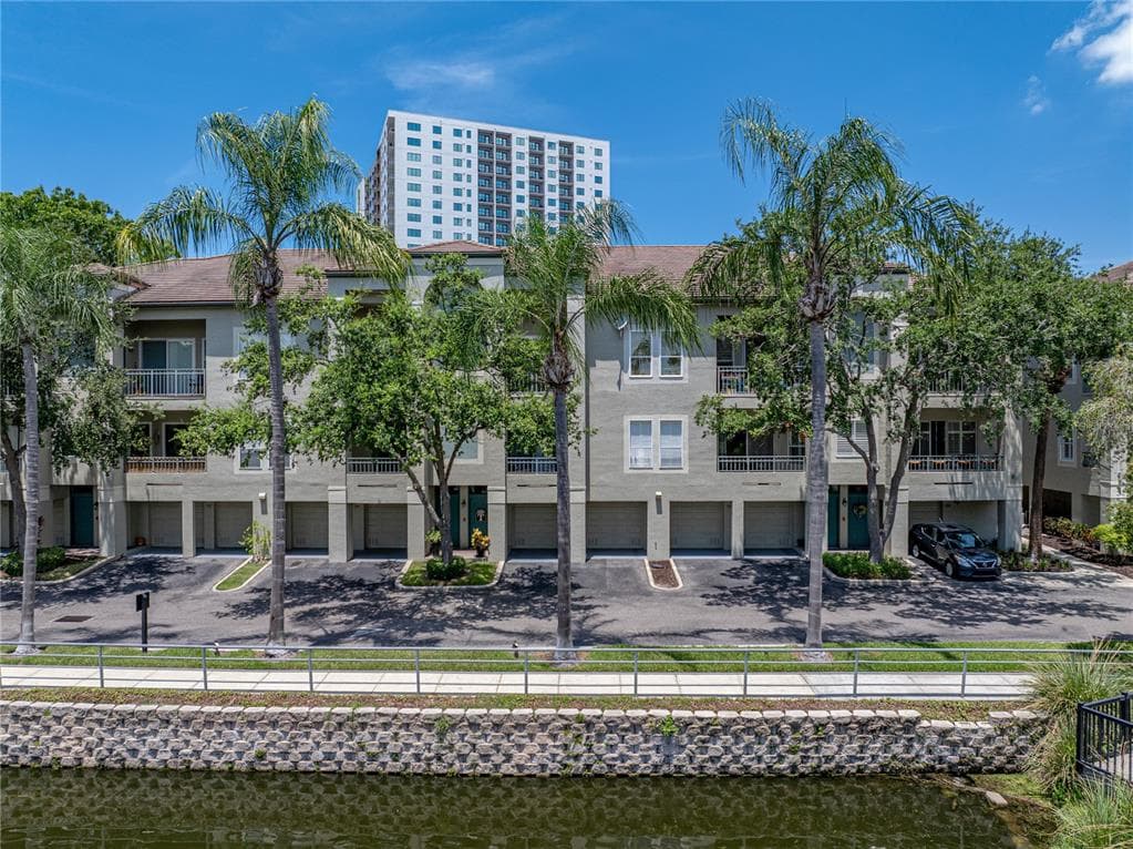 773 MAINSAIL DRIVE UNIT 773 TAMPA, FL 33602