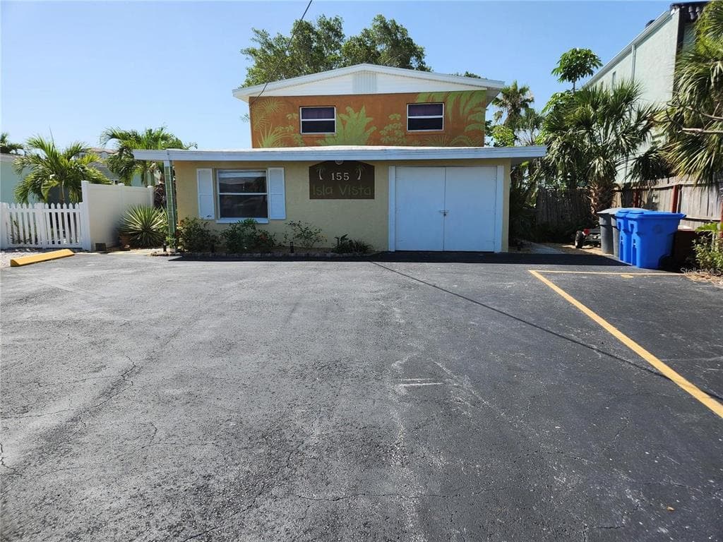 155 110TH AVENUE UNIT 4 TREASURE ISLAND, FL 33706