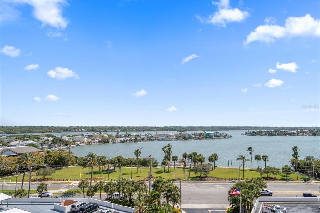 17920 GULF BOULEVARD UNIT 807 REDINGTON SHORES, FL 33708