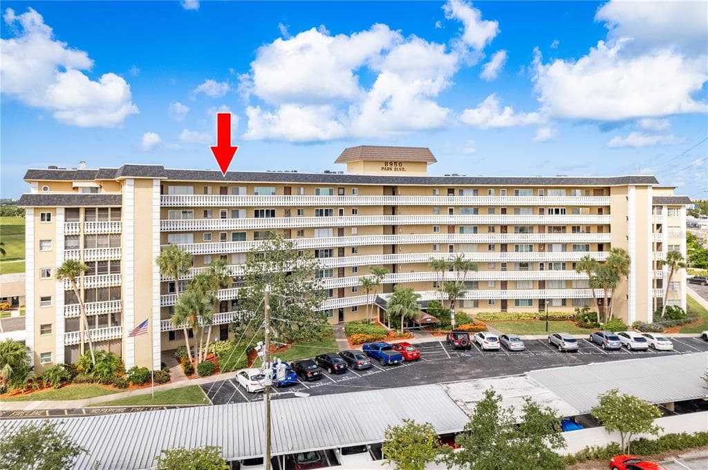 8950 PARK BOULEVARD UNIT 702 SEMINOLE, FL 33777