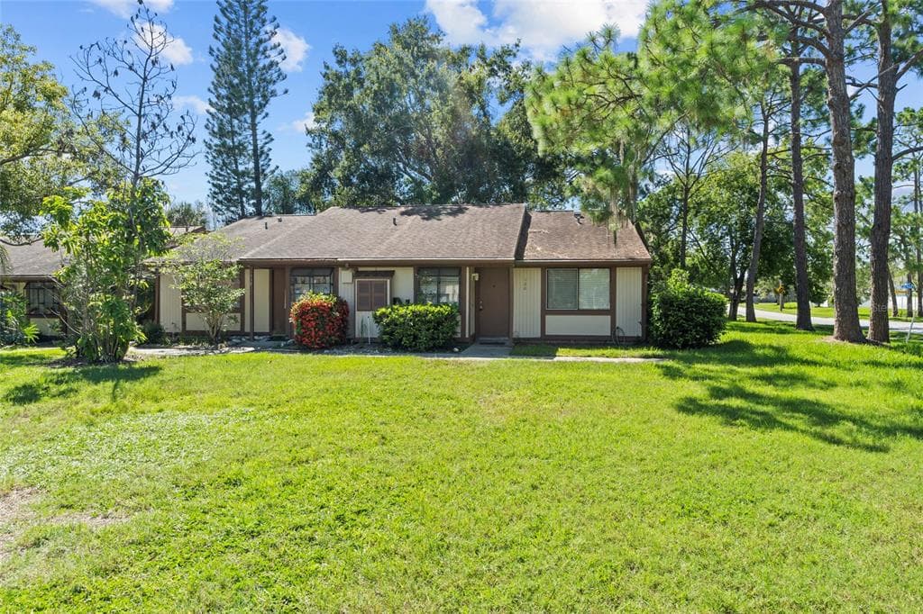 120 EDGEWOOD COURT OLDSMAR, FL 34677