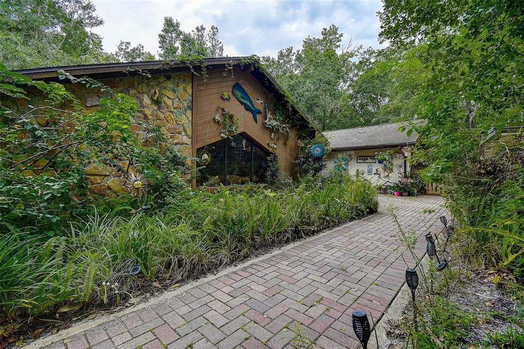 7323 RAY BROWNING ROAD BROOKSVILLE, FL 34601