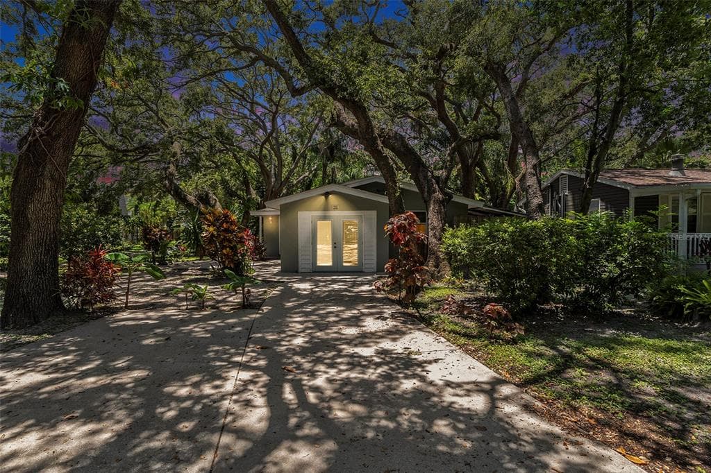 600 TANGERINE AVENUE DUNEDIN, FL 34698