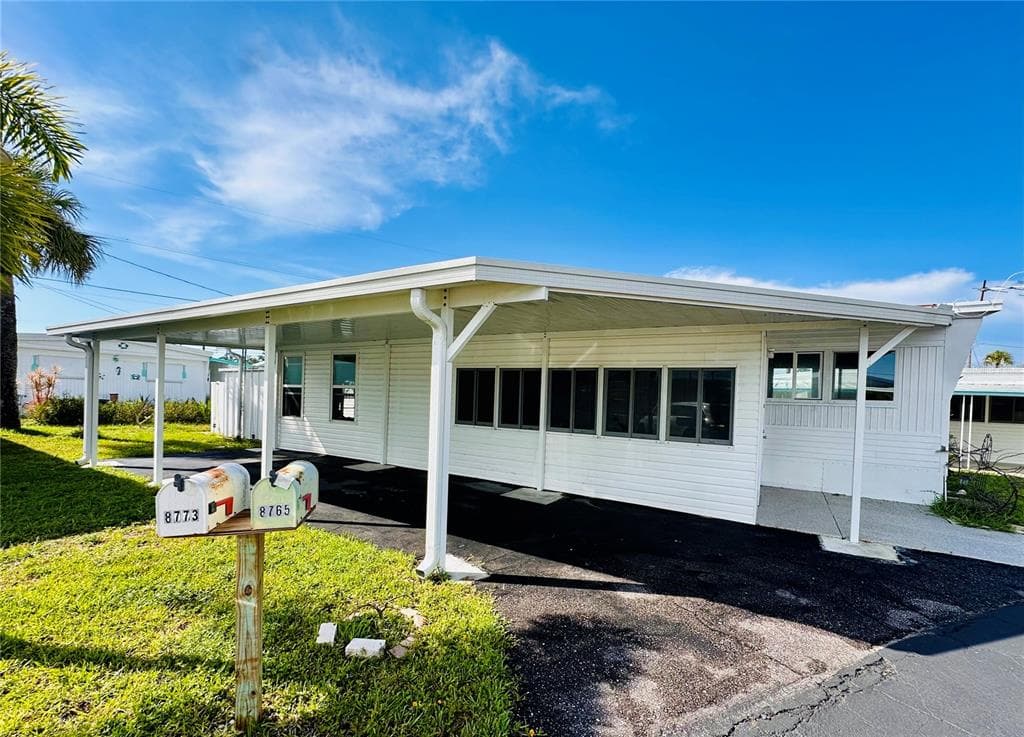 8765 43RD AVENUE N UNIT 162 ST PETERSBURG, FL 33709