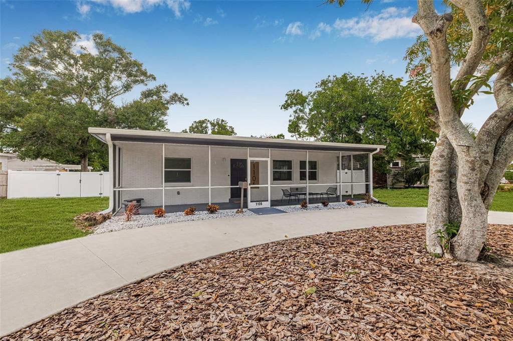 1106 29TH STREET N ST PETERSBURG, FL 33713