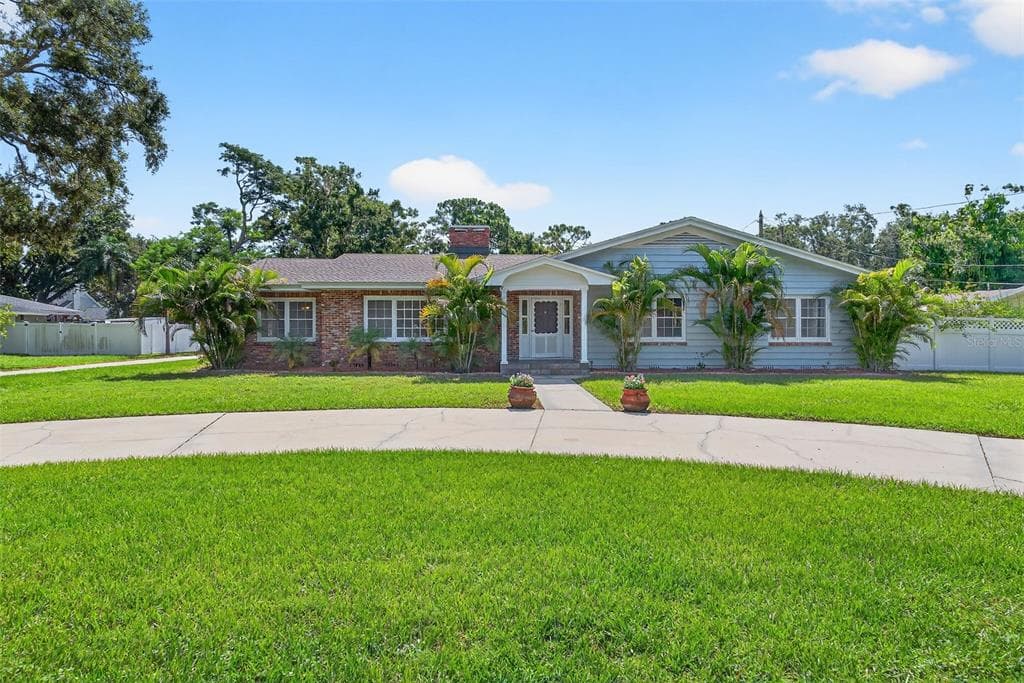 1647 ROBIN HOOD LANE CLEARWATER, FL 33764