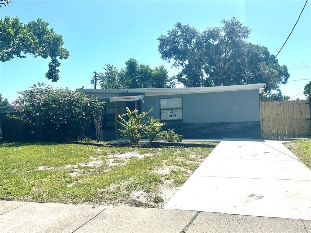 9333 82ND STREET SEMINOLE, FL 33777