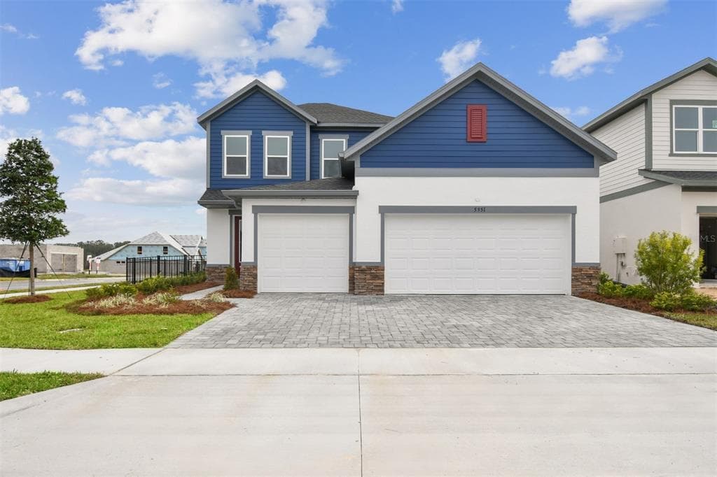 5951 BRISTLE OAK STREET MOUNT DORA, FL 32757
