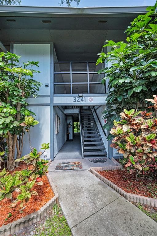 3241 FOX CHASE CIRCLE N UNIT 106 PALM HARBOR, FL 34683