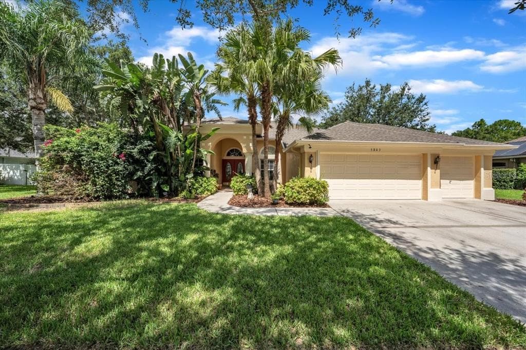 5803 TANAGERSIDE ROAD LITHIA, FL 33547