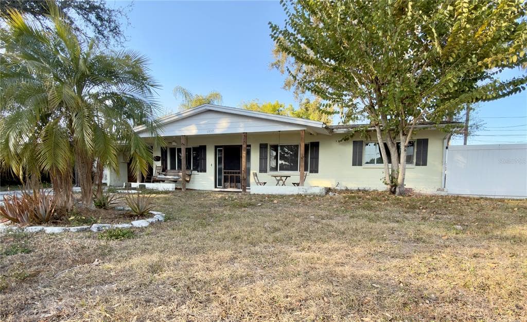1557 79TH AVENUE N ST PETERSBURG, FL 33702