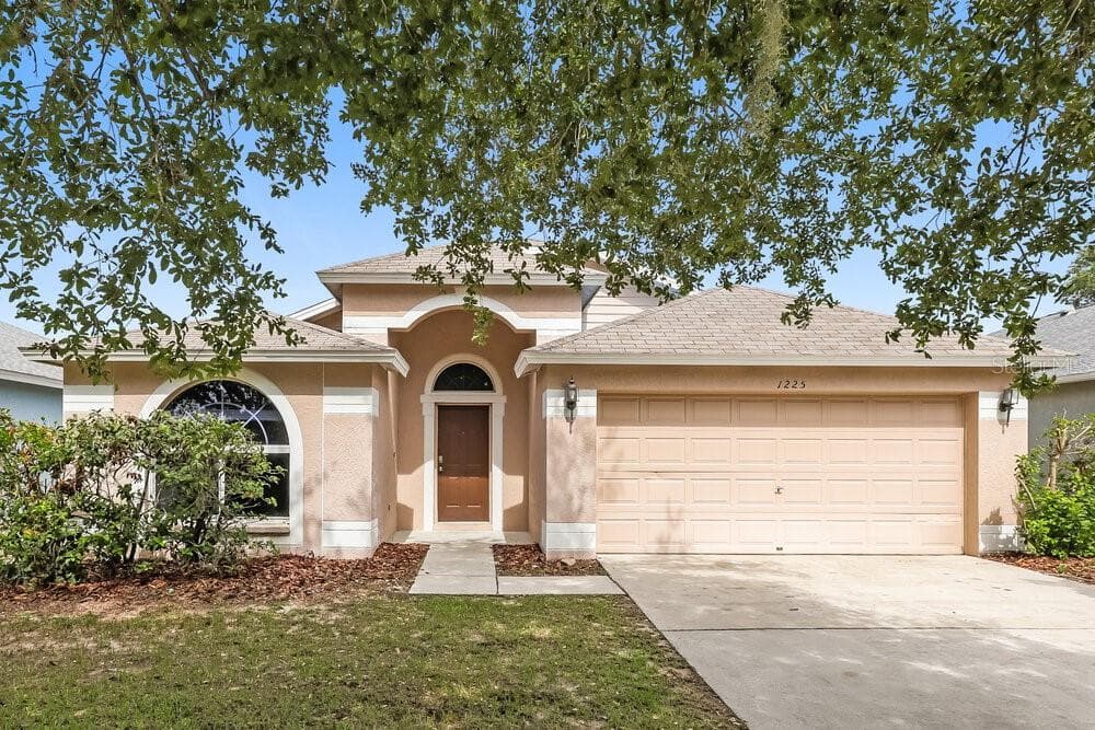 1225 DRAGON HEAD DRIVE VALRICO, FL 33594