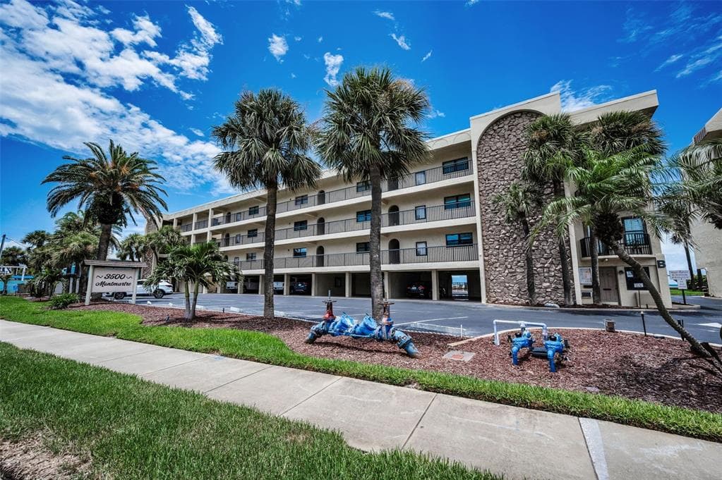 3500 GULF BOULEVARD UNIT 402 BELLEAIR BEACH, FL 33786
