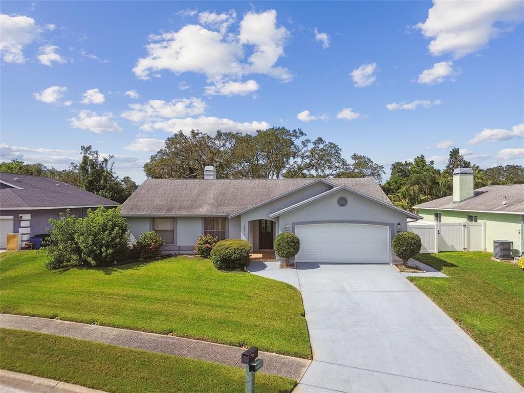 1623 EXPLORERS DRIVE TARPON SPRINGS, FL 34689