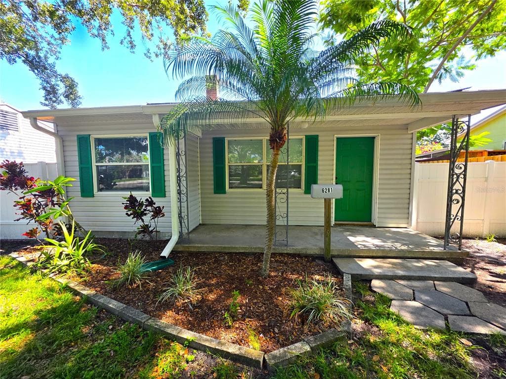 6281 1ST AVENUE N ST PETERSBURG, FL 33701