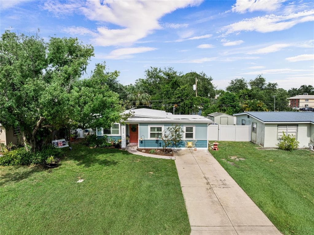 209 EMERALD LANE LARGO, FL 33771
