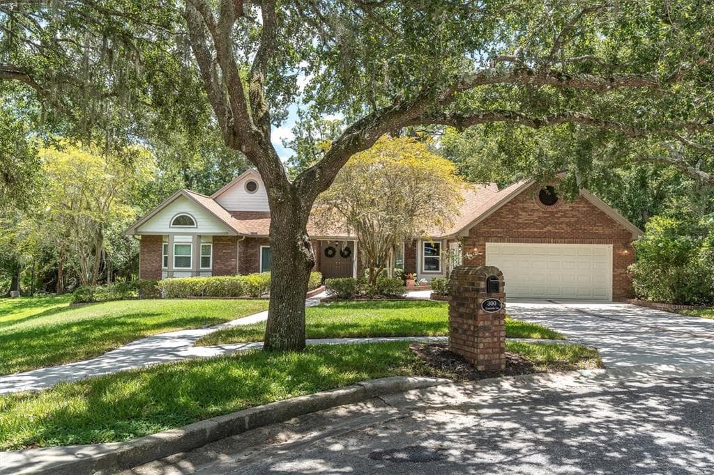 300 CASCADE LANE PALM HARBOR, FL 34684