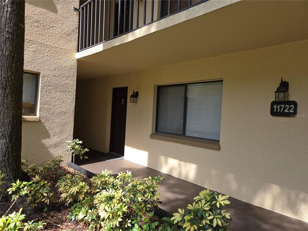 11722 RAINTREE LAKE LANE UNIT A TAMPA, FL 33617