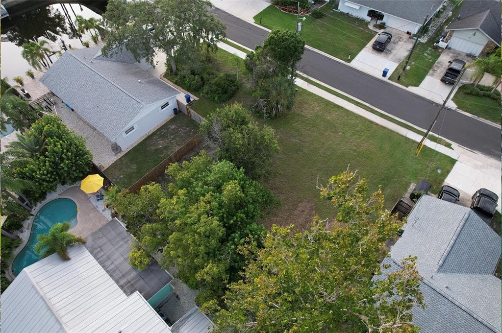 404 CROSSWINDS DRIVE PALM HARBOR, FL 34683