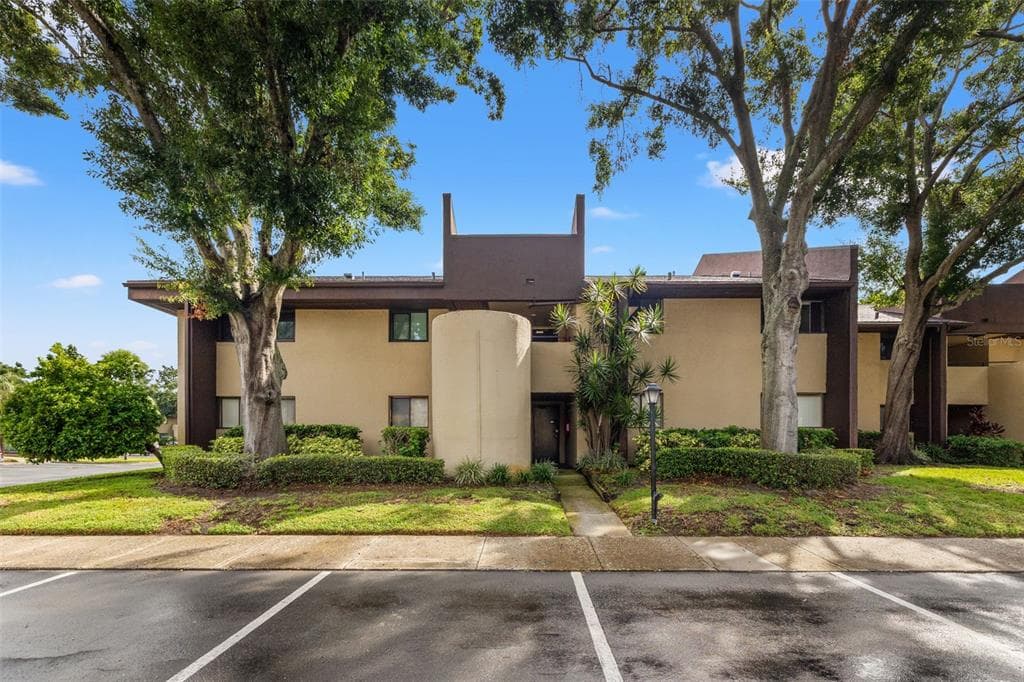 785 S VILLAGE DRIVE N UNIT 202 ST PETERSBURG, FL 33716