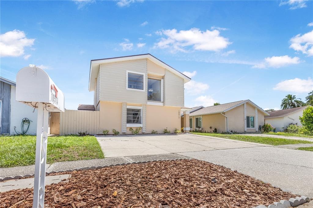 10513 PARKCREST DRIVE