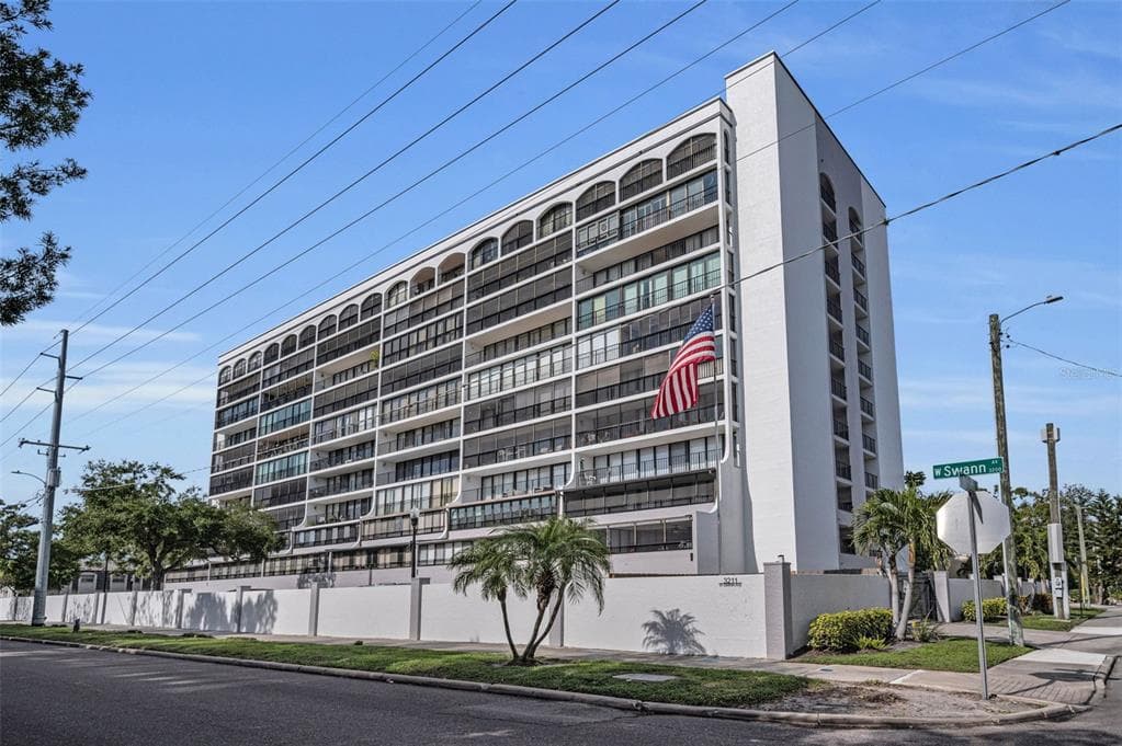 3211 W SWANN AVENUE UNIT 1001 TAMPA, FL 33609