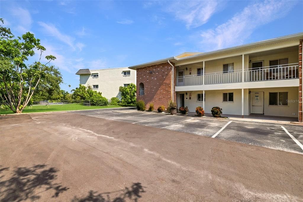 4480 OVERLOOK DRIVE NE UNIT 20