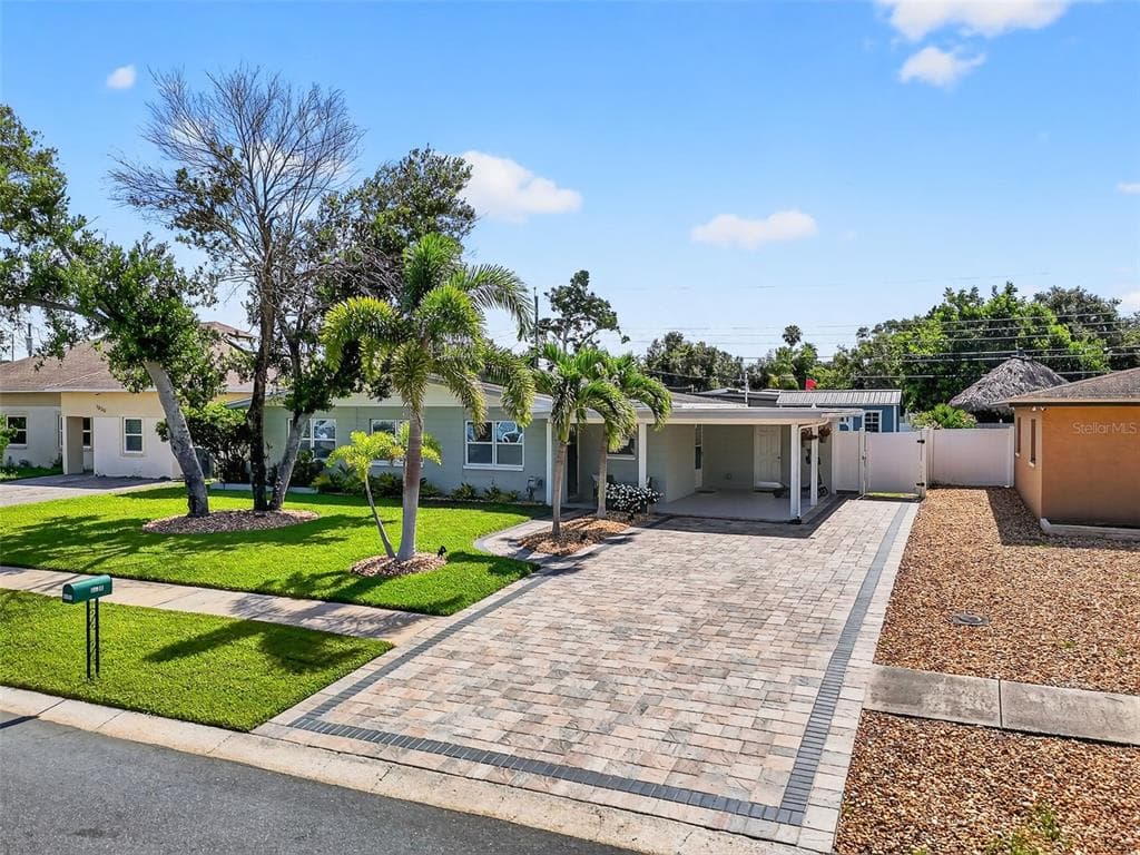 1036 MADISON STREET LARGO, FL 33770