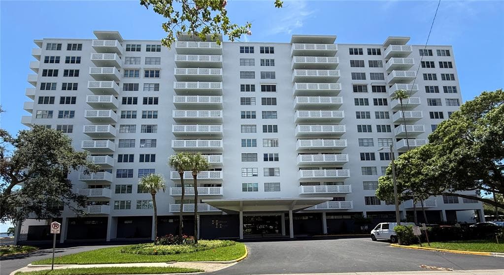 2401 BAYSHORE BOULEVARD UNIT 606 TAMPA, FL 33629