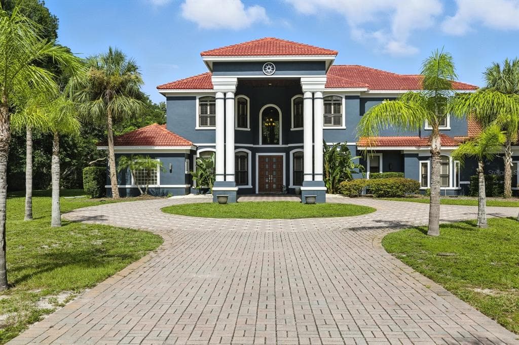 2555 BRYAN LANE TARPON SPRINGS, FL 34688