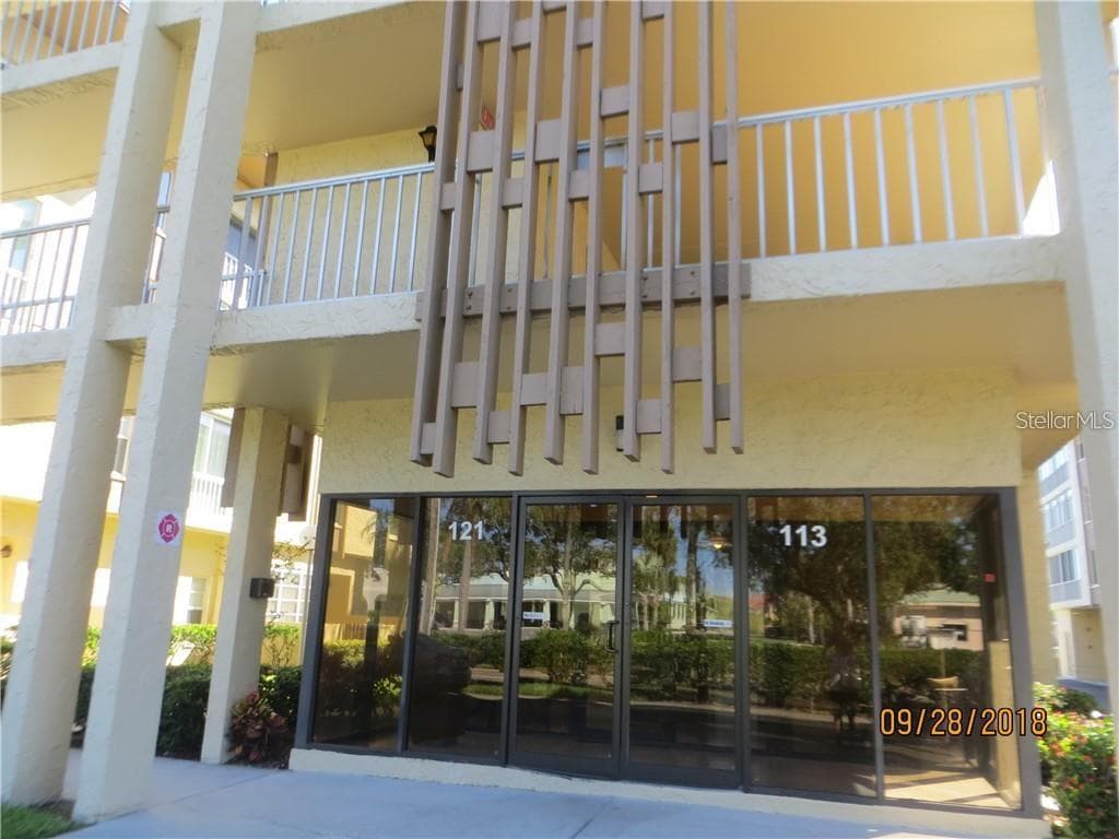 121 ISLAND WAY UNIT 332 CLEARWATER BEACH, FL 33767