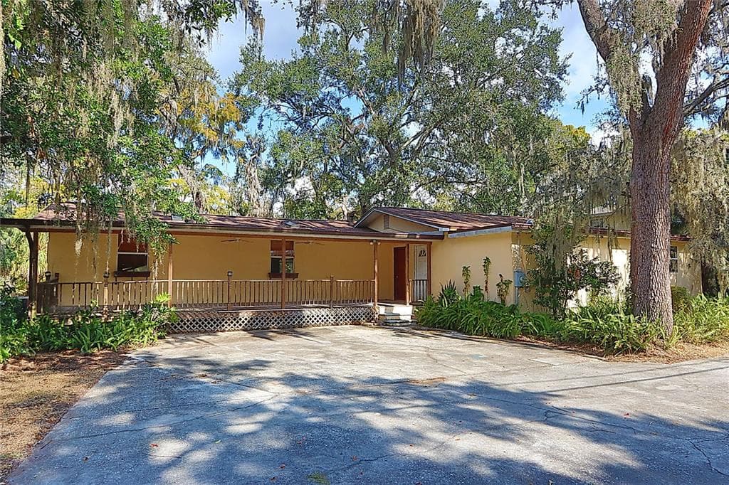 12025 RIVERHILLS DRIVE TEMPLE TERRACE, FL 33617