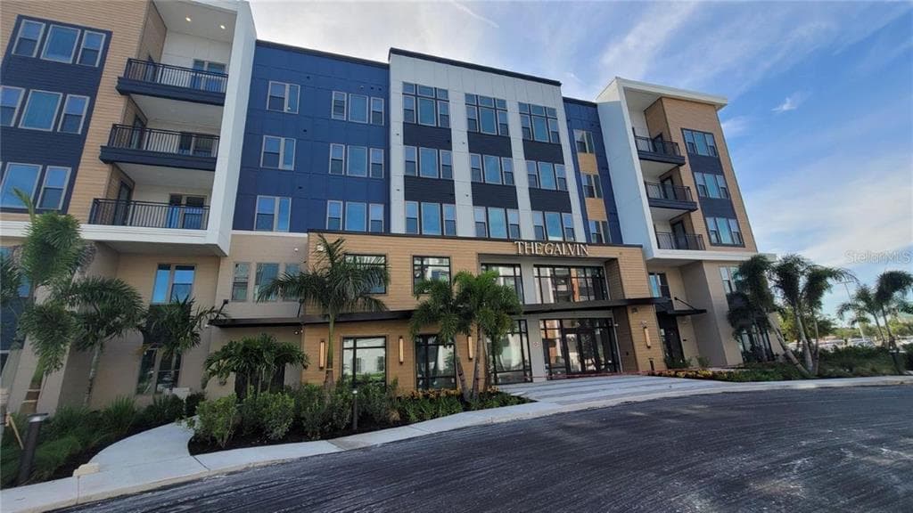 10215 ESTUARY LAKES DRIVE UNIT 553 TAMPA, FL 33619