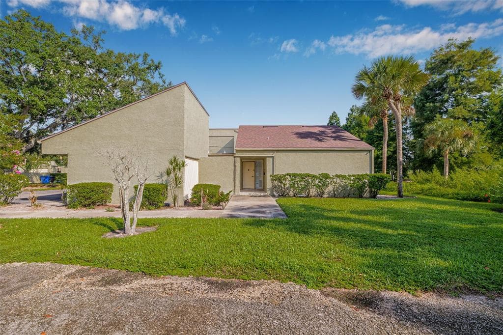 13509 PALMWOOD LANE TAMPA, FL 33618