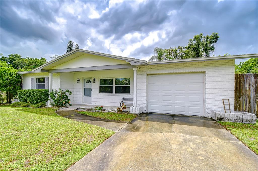 1633 BRAUND AVENUE CLEARWATER, FL 33756