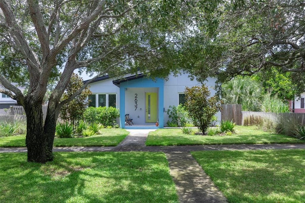 2637 BAYSIDE DRIVE S ST PETERSBURG, FL 33701