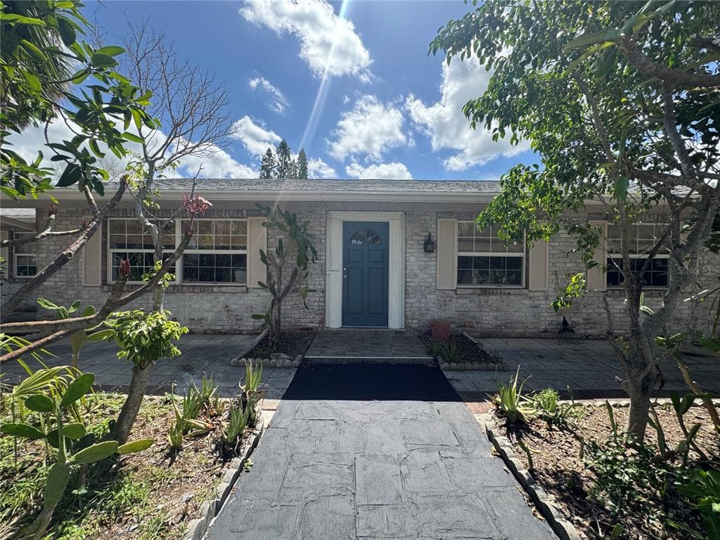 695 MANDALAY AVENUE CLEARWATER BEACH, FL 33767