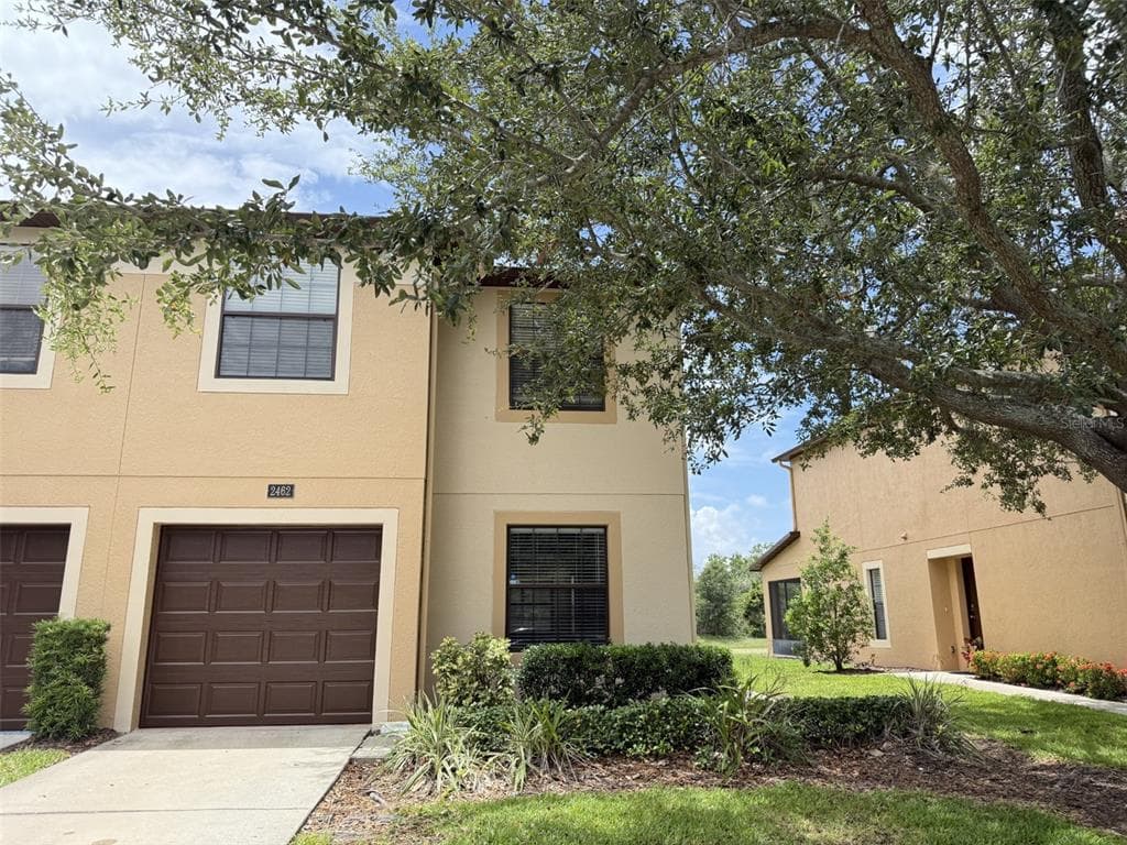 2462 EDGEWATER FALLS DRIVE BRANDON, FL 33511